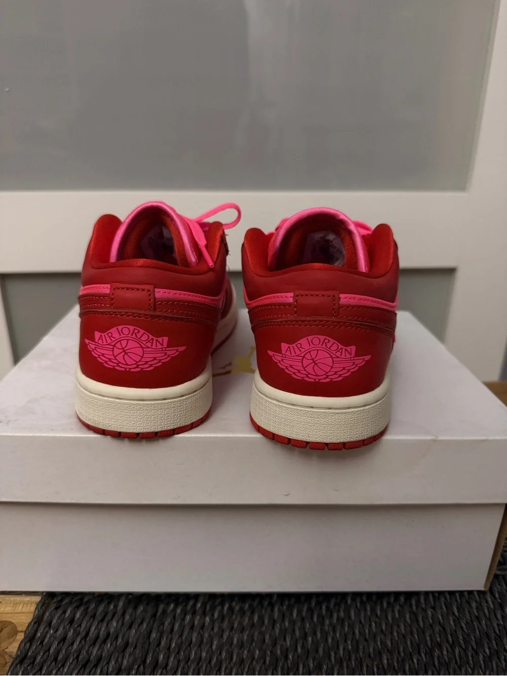 Nike Women’s Air Jordan 1 Low SE Pink Blast Sz 8.5